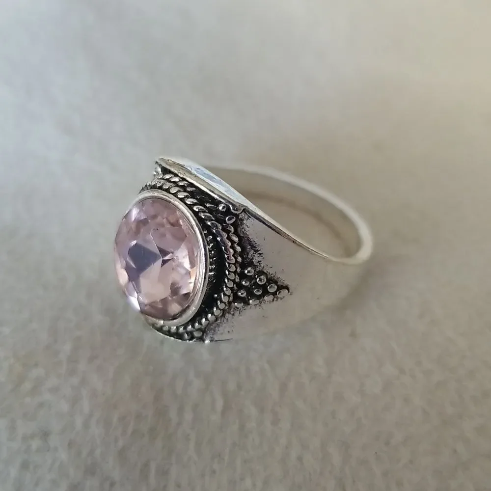 Pink clear stone silvertone ring size 8